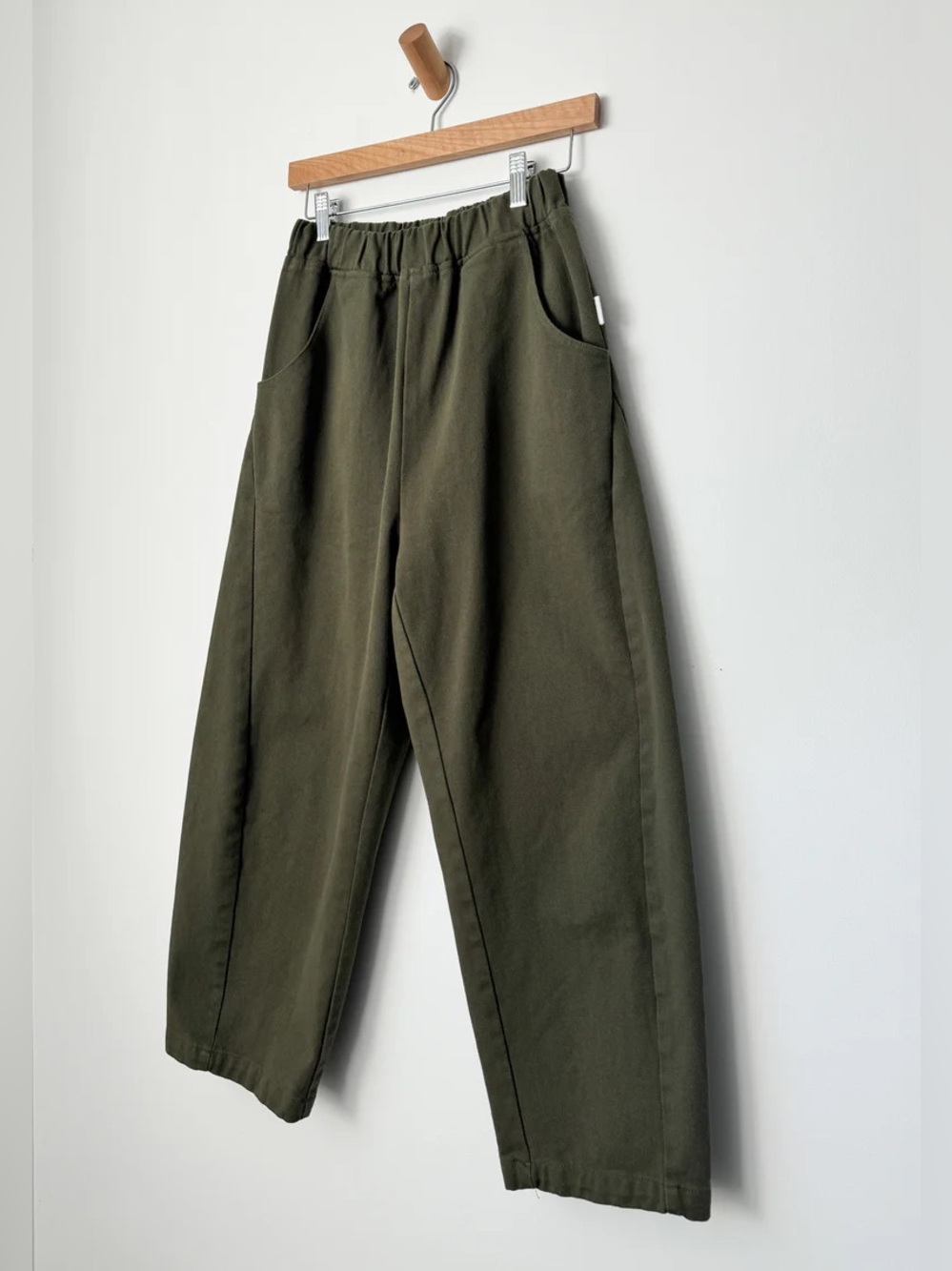 Le Bon Shoppe Arc Pant in Olive - Picture 1 of 8